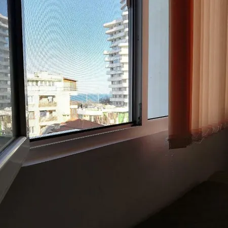 דירה Апартамент Лазур בורגאס
