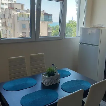 Lägenhet Апартамент Лазур Burgas