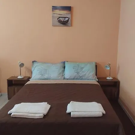 Апартамент Лазур Lägenhet Burgas